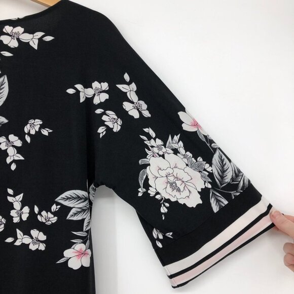 Rickis Black floral Kimono style half sleeve side knot boatneck  blouse XS - Picture 12 of 16
